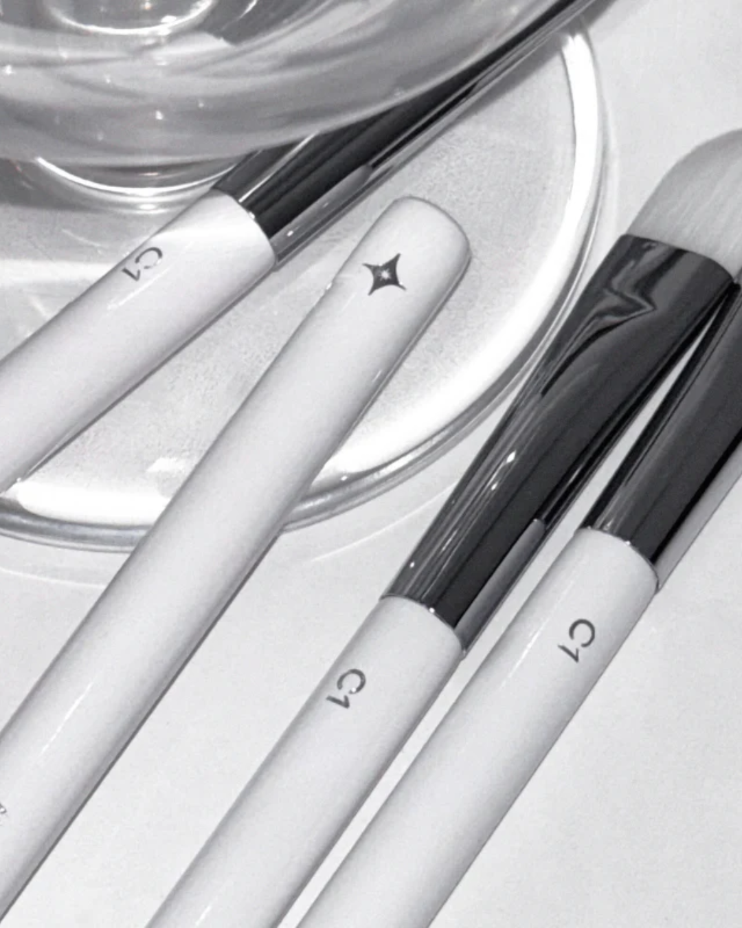 glow flat concealer brush